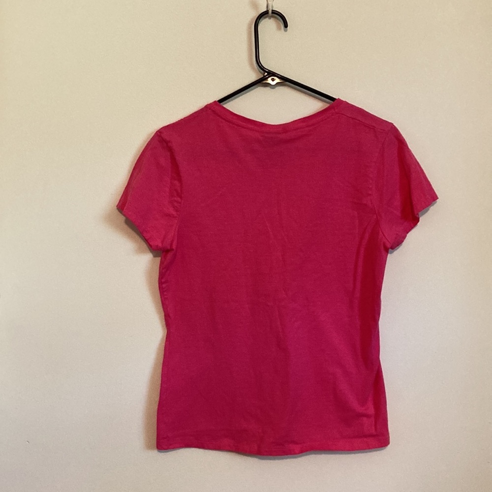 Hanes Pink Nano V-Neck T Size M (8-10) 100% Cotton - Picture 3 of 3